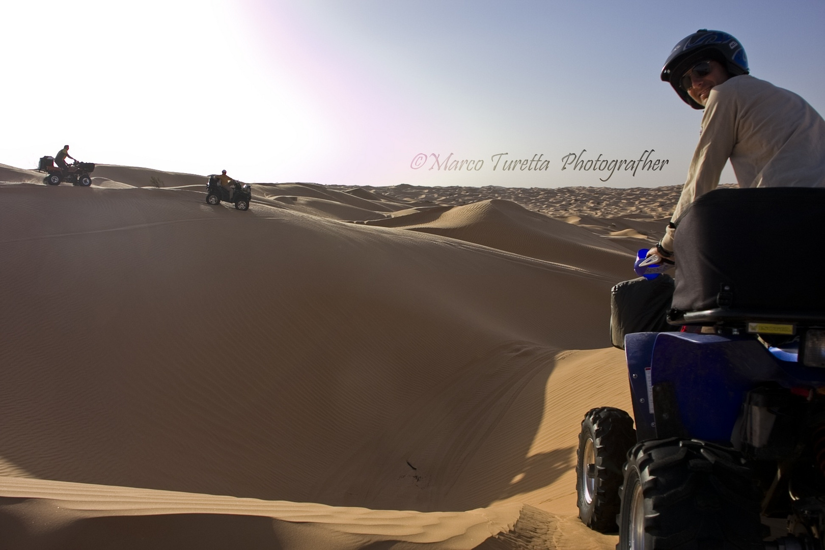 Sali e scendi tra le dune del Sahara....
