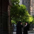 saliendo de misa en la Catedral, por el patio de los naranjos