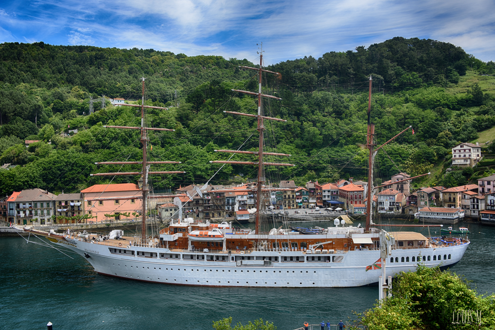 SALIENDO DE PUERTO DE PASAJES / GUIPUZCOA / PAIS VASCO. 