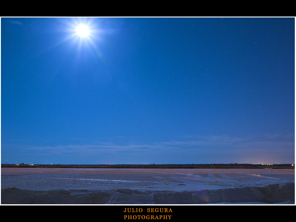 Salina con Luna Nueva