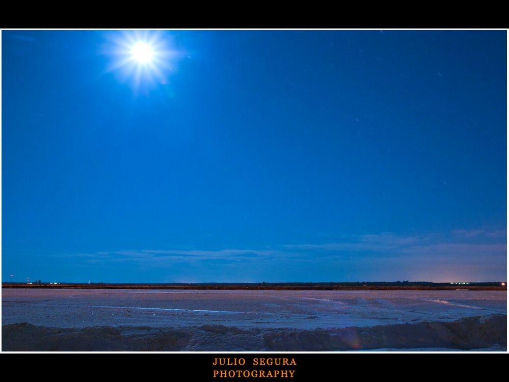 Salina con Luna Nueva