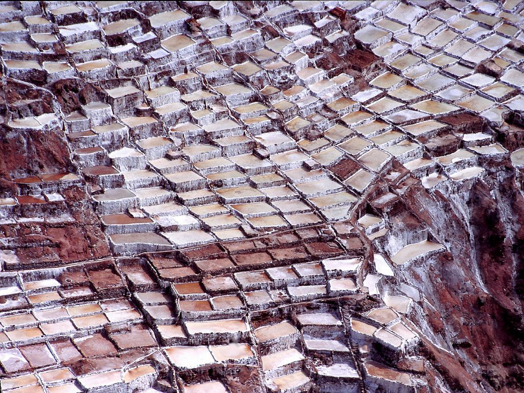 Salinas en el pueblo andino de Maras.