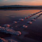 Saline all'alba con il binario di sale