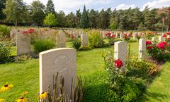 Sallandse Heuvelrug - Holten Canadian War Cemetery - 17