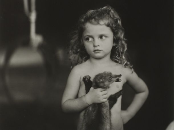 Sally Mann, Holding the weasel, 1996