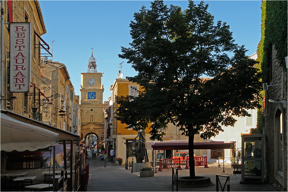 Salon-de-Provence...