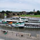 Salondampfer Dresden mit seinen Schwesterschiff