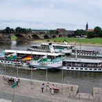 Salondampfer Dresden mit seinen Schwesterschiff