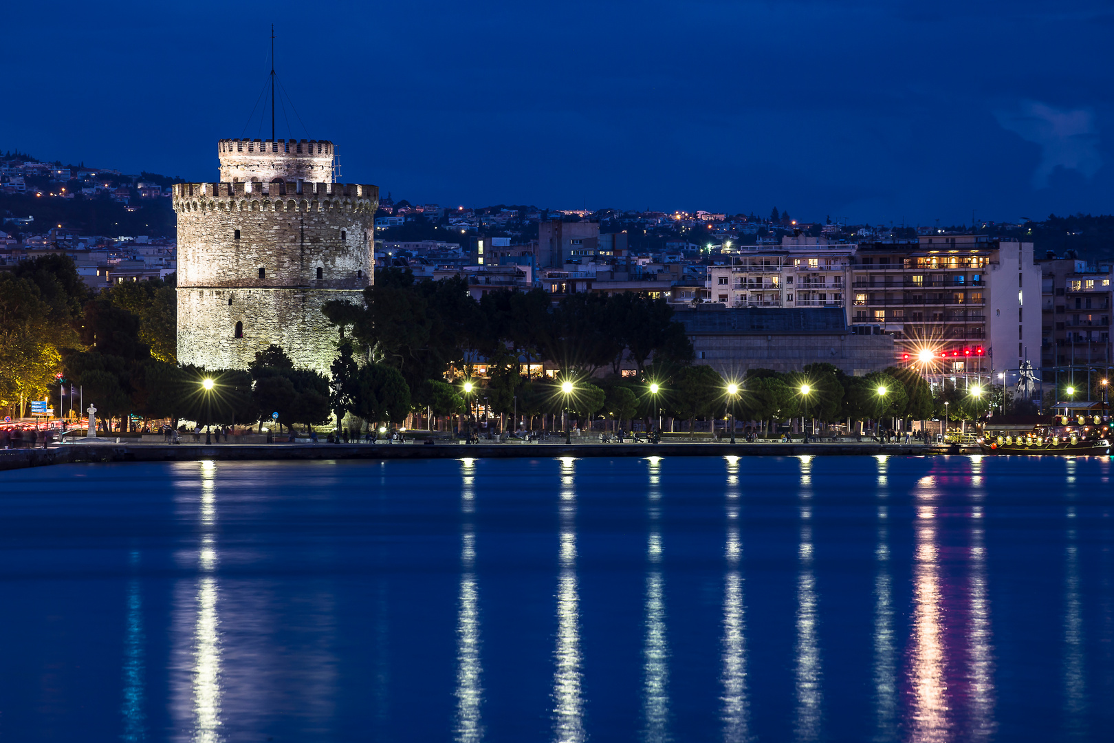 Saloniki bei Nacht