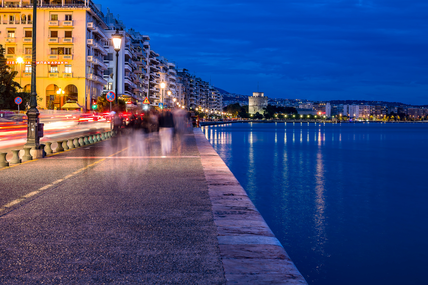 Saloniki bei Nacht