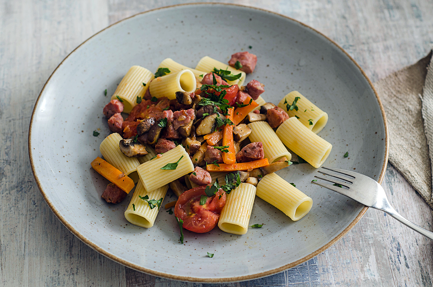 Salsiccia con funghi