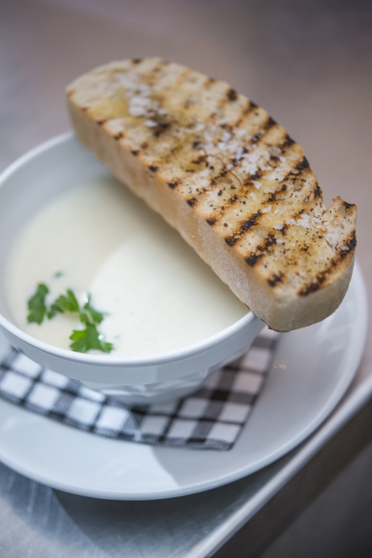 salsify cream soup with grilled ciabatta at Presse Bar Cuisine, Bremen