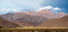 Salta - RN51 - Wolken, Berge und Tal