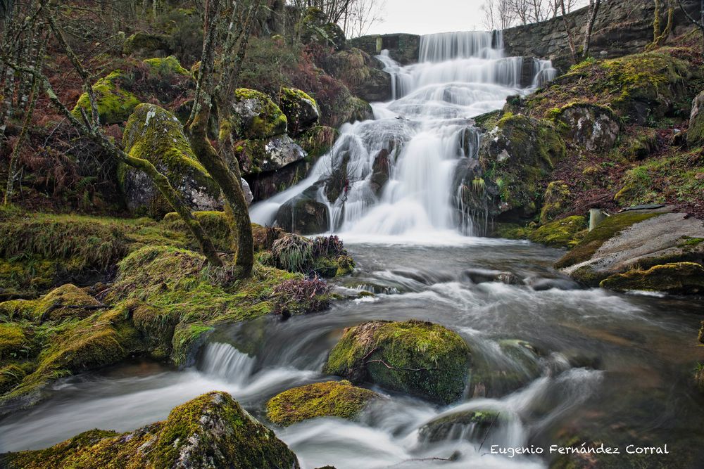 Salto de agua en Parga