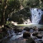 Salto de agua - piedras azules