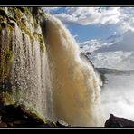 Salto el Hacha y Laguna Canaima