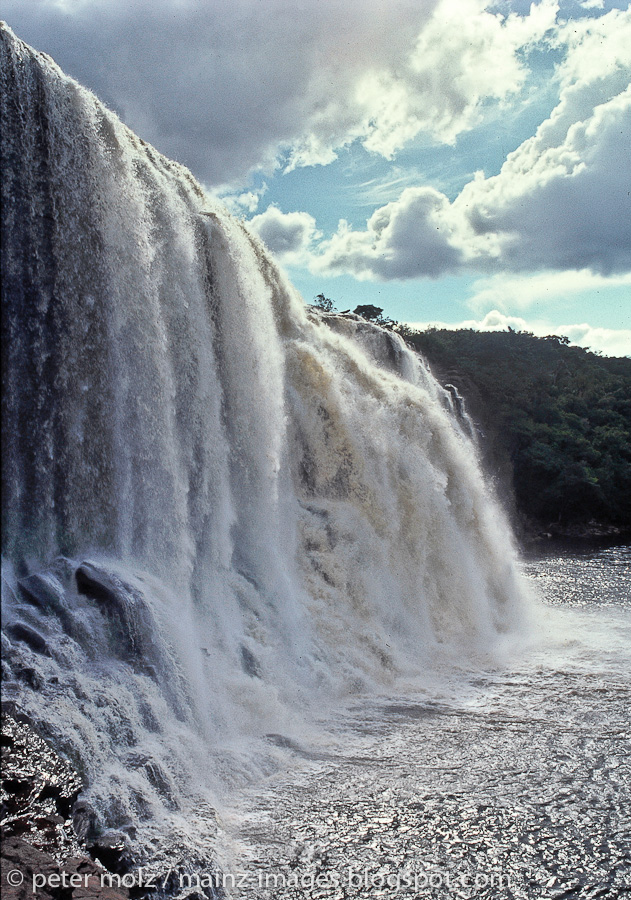 Salto El Sapo, Laguna de Canaima, Venezuela