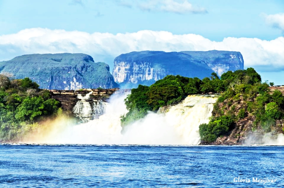 Salto Hacha, Laguna de Canaima en Estado Bolívar, Venezuela.