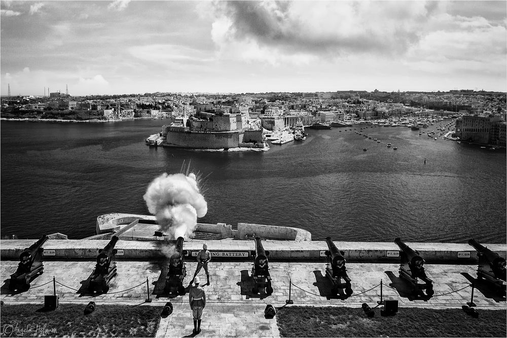 Saluting Battery