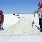 Salzabbau am Salar de Uyuni