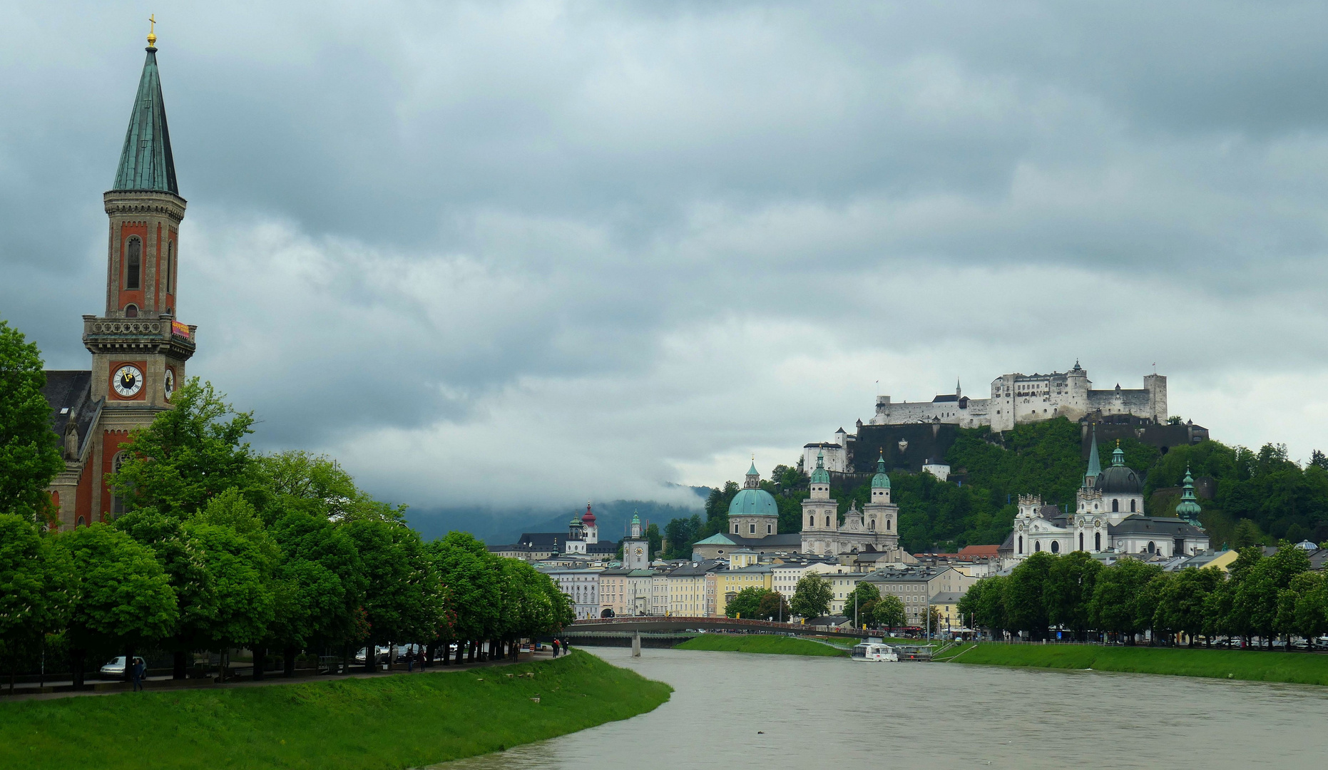 Salzburg 2019 - Blick entlang der Salzach