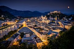 ~ SALZBURG BEI NACHT ~