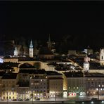 Salzburg bei Nacht .