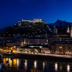 Salzburg bei Nacht - Blick vom Kapuzienerberg
