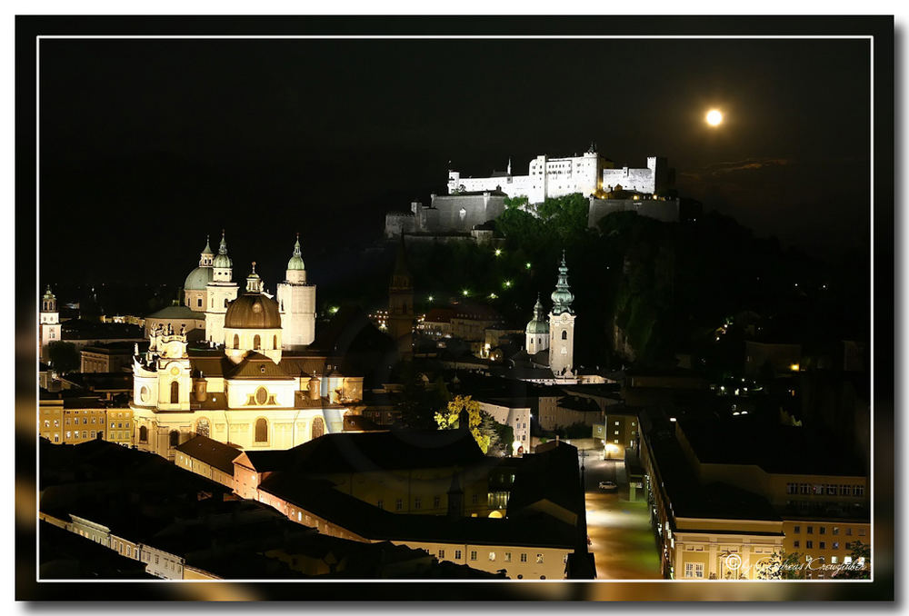 Salzburg bei Nacht und Vollmond II
