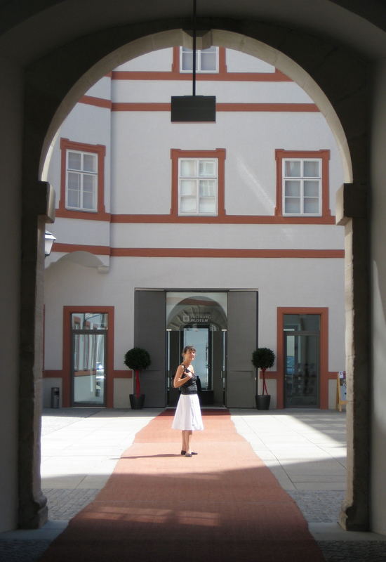 Salzburg: Blick vom Mozartplatz 1 in den Hof der Landesregierung