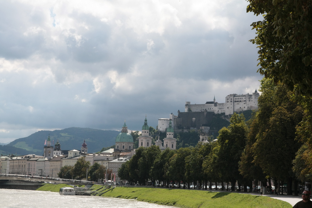 salzburg mit festung und altstadt