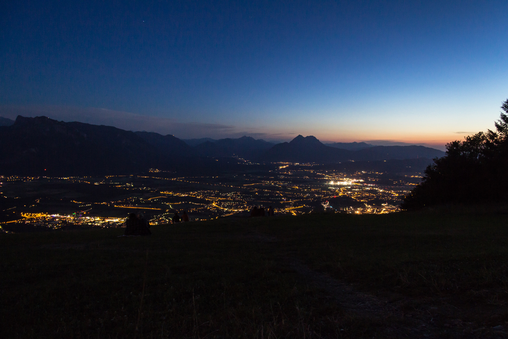 Salzburg Stadt Blaue Stunde vom Gaisberg