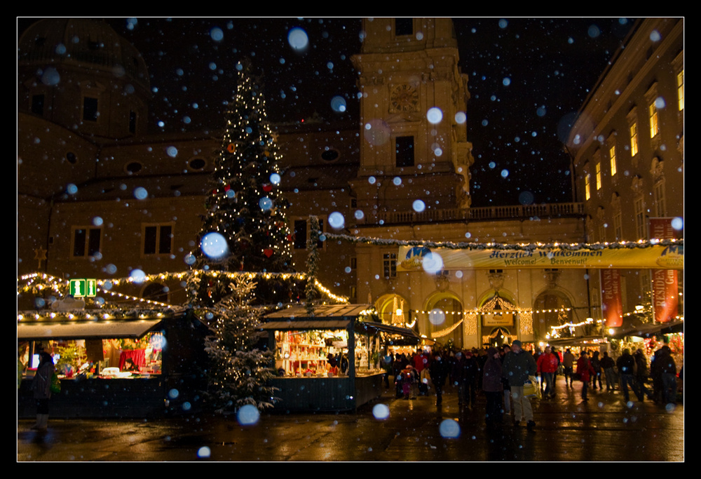 Salzburger Christkindlmarkt mit erstem Schnee