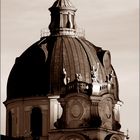 Salzburger Kollegienkirche im Abendlicht