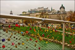 Salzburger Liebesschlösser mit Festung Hohensalzburg