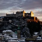 Salzburg's Festung im Licht der letzten Sonnenstrahlen