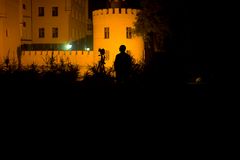 Salzländer Nachtfotografierer beim Warten auf das Ende der Belichtungszeit