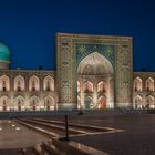 Samarkand - Tilya-Kori-Medrese zur blauen Stunde