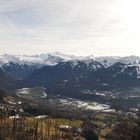 Samoens en contre bas en haut le mont blanc