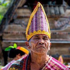 samosir island folklore dancer