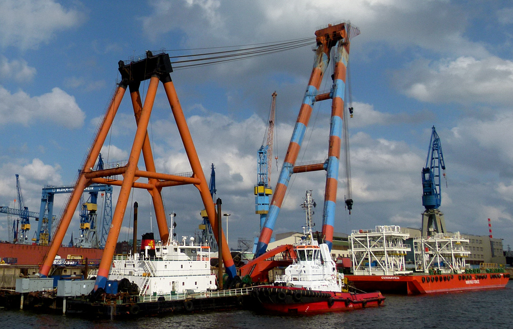 Samson der Schwerlastkran liegt bei Blohm & Voss