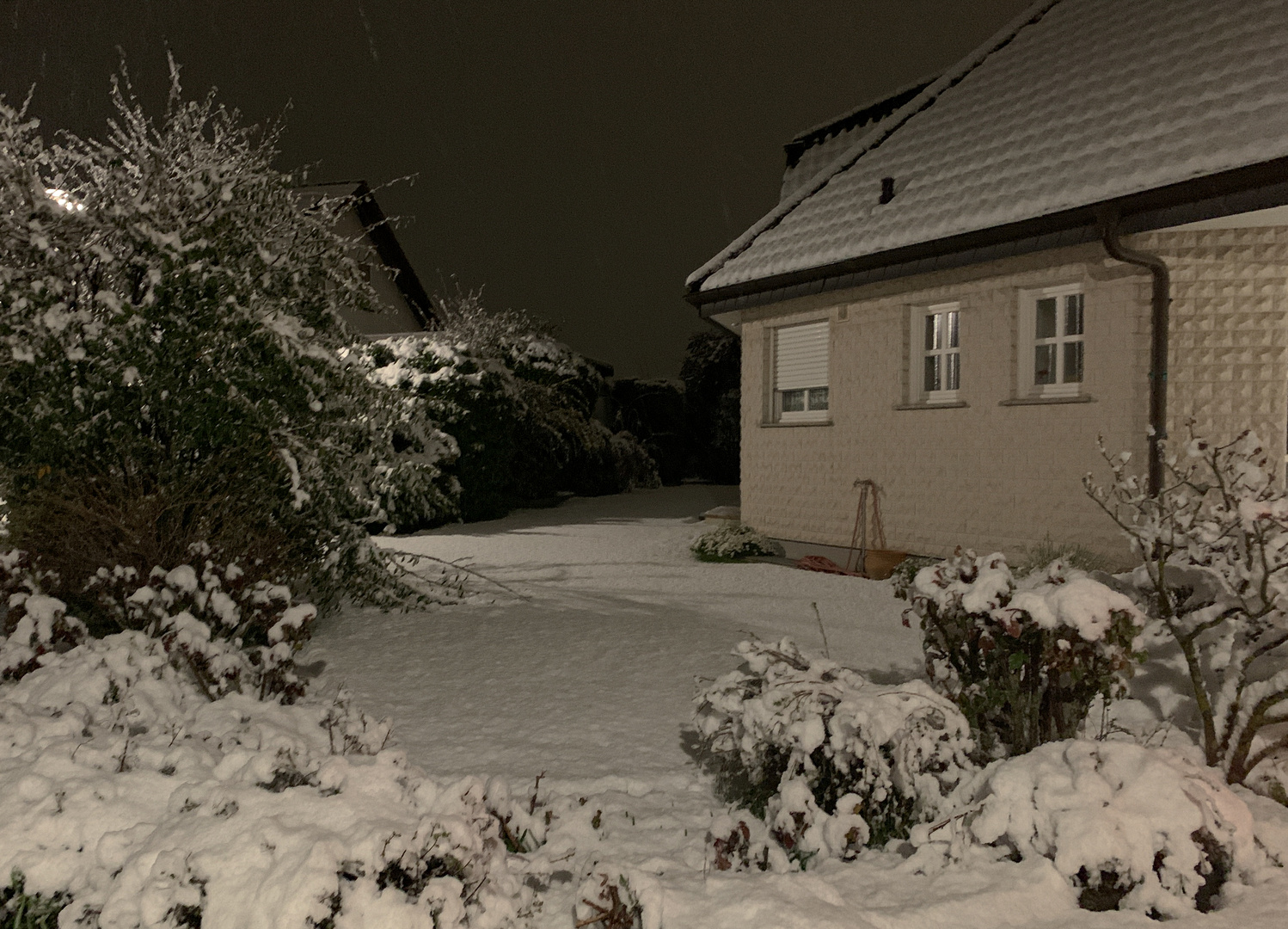 SAMSTAG ABEND UM MITTERNACHT