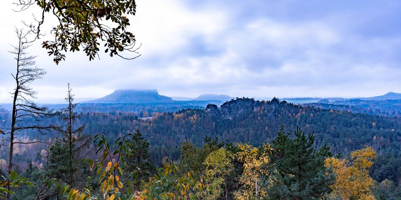 Samstag früh zur Zeit des Sonnenaufgangs