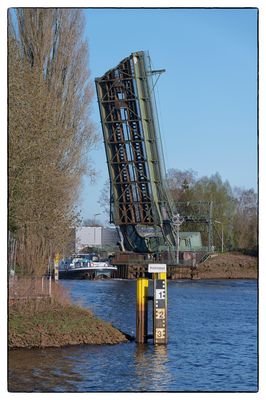 Samstag ist Zahltag - Brückenpegel über 3