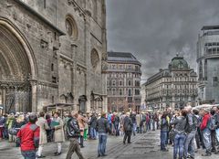 Samstag kurz nach Neun vor dem Stephansdom/Wien