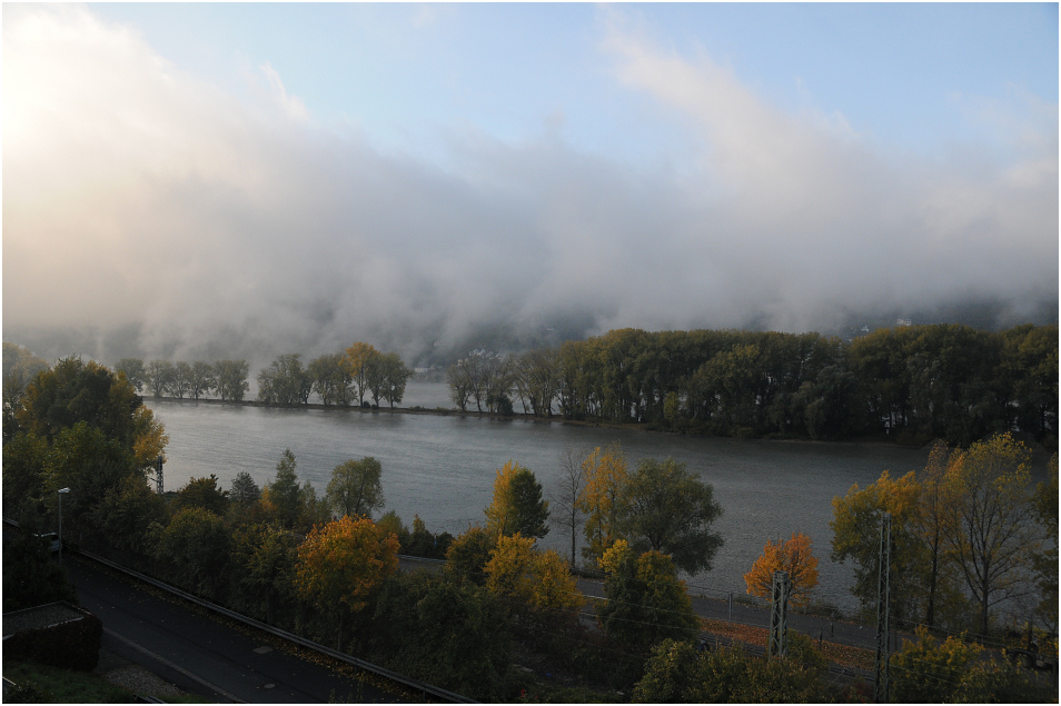 Samstag Morgen Rhein bei Lorch