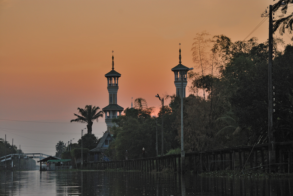 Samunyinam Mosque minarets in sunset light