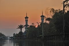 Samunyinam Mosque minarets in sunset light