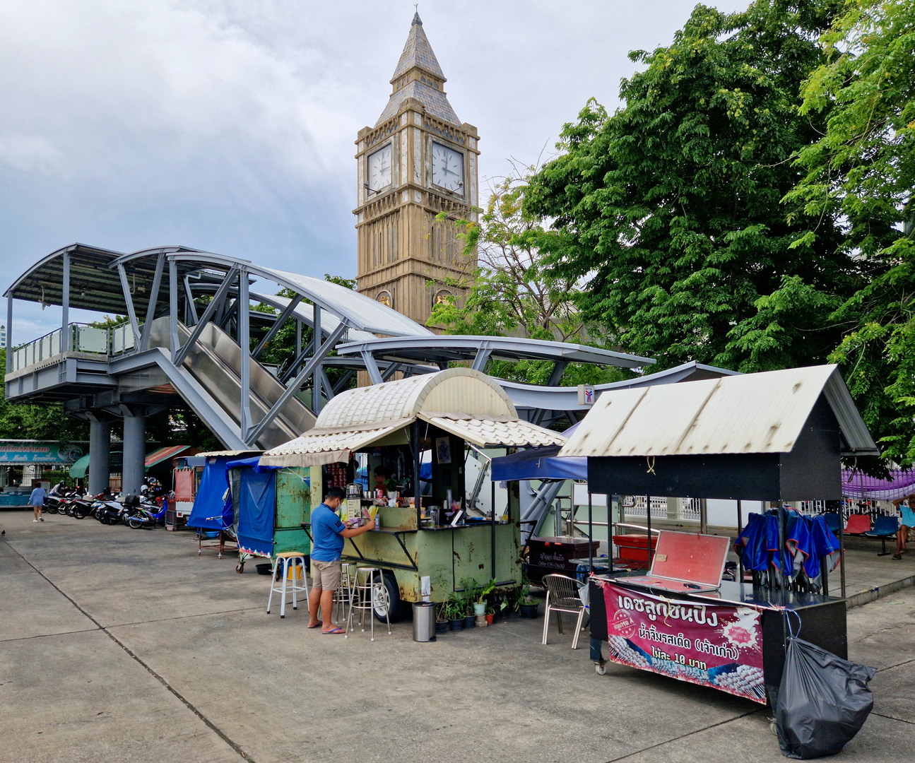 Samut Prakan - Uhrturm