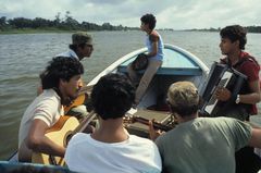 San Carlos Musiker im Boot